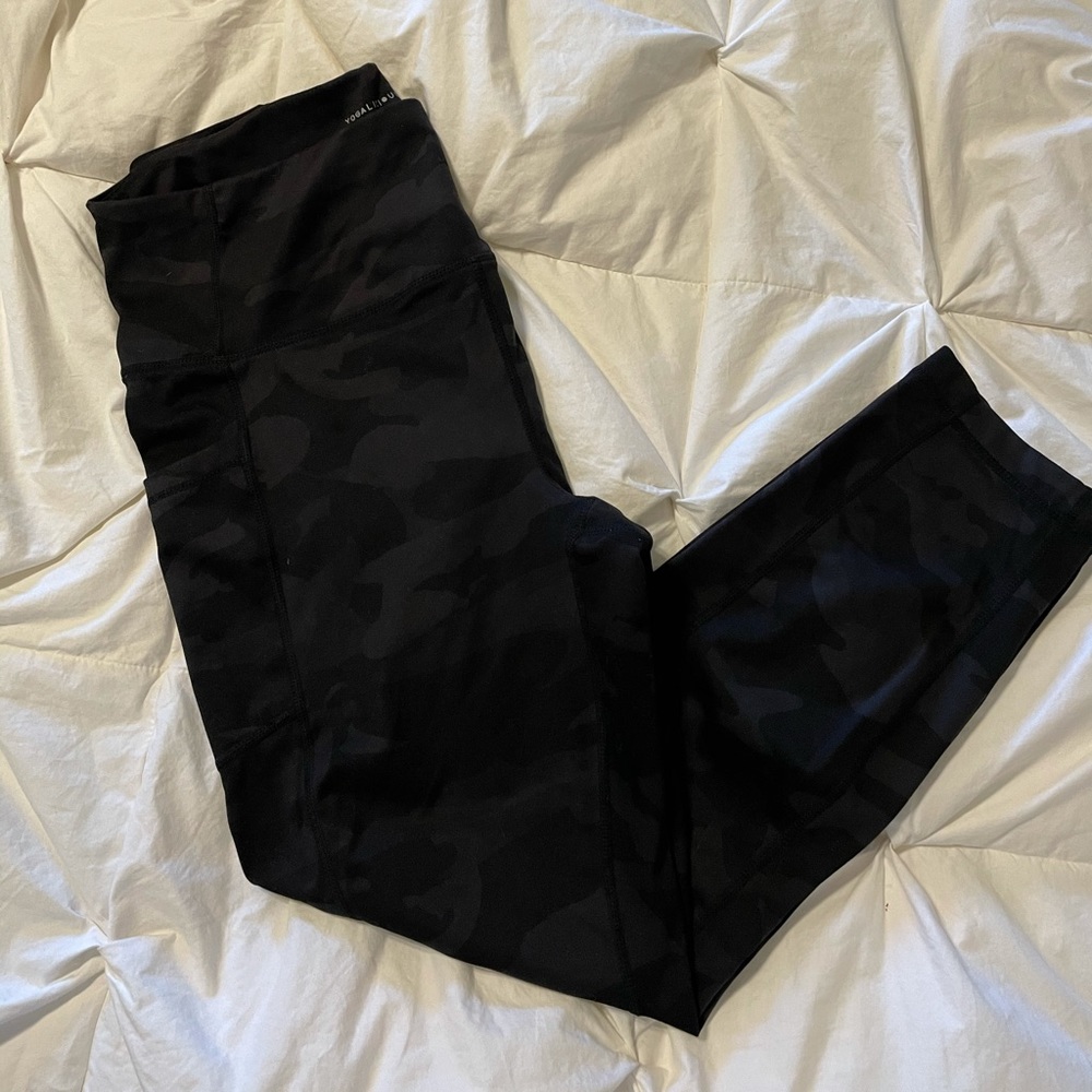 Camo XL leggings by Yogalicious. Like new.